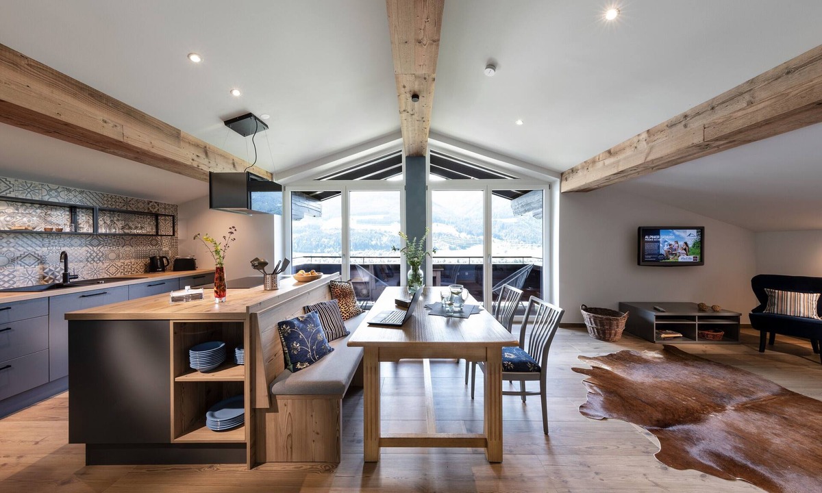 Niedernsill Apartment | Spacious Family Apartment with Panoramic Mountain Views–Near Zell am See&Kaprun