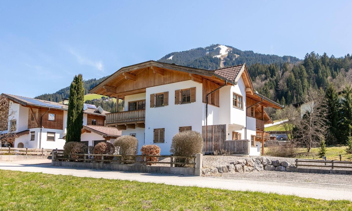 Westendorf Apartment | Spacious stay near the ski lift in Westendorf