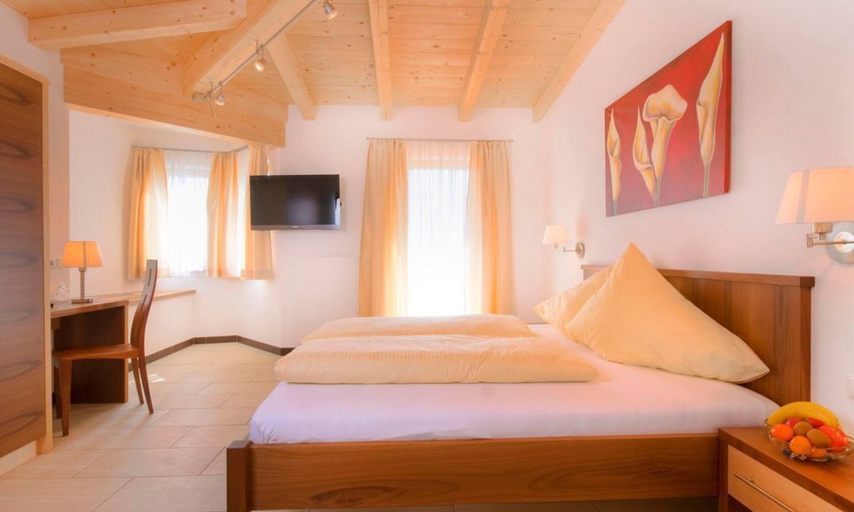 Krimml House | Standard Family Room with Breakfast - Panoramahotel Burgeck