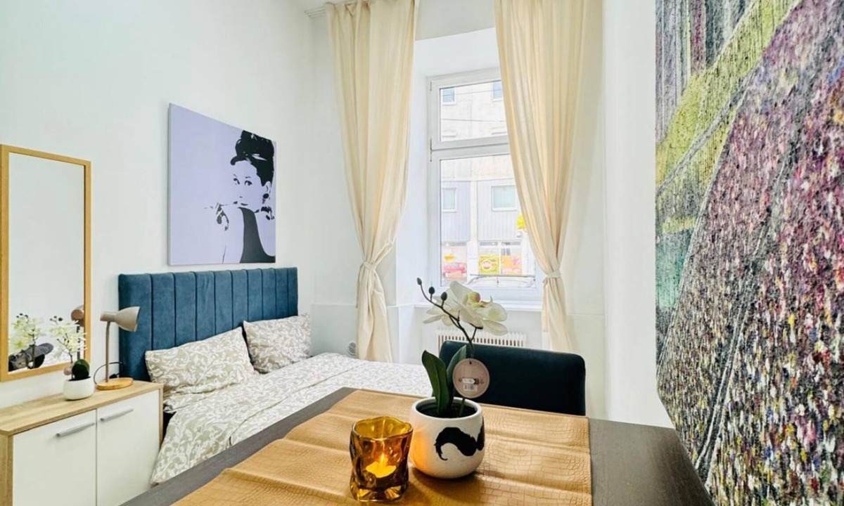 Matzleinsdorf Apartment | Stylish Stay for 2| Close to Matzleinsdorfer Platz