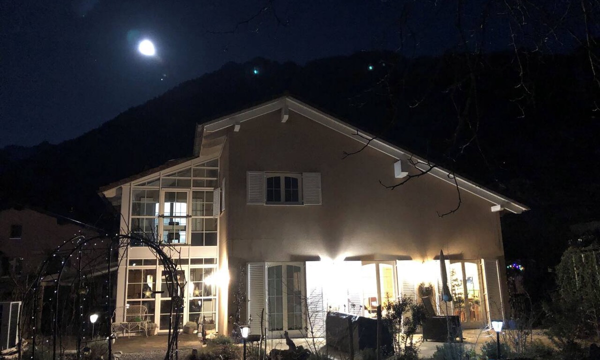 Villeneuve Apartment | « The Nest » short walk to town/lake/nature/train/bus