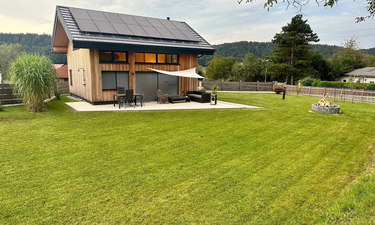 Pischelsdorf am Engelbach House | Tiny House with Private Terrace, Garden, and Wi-Fi