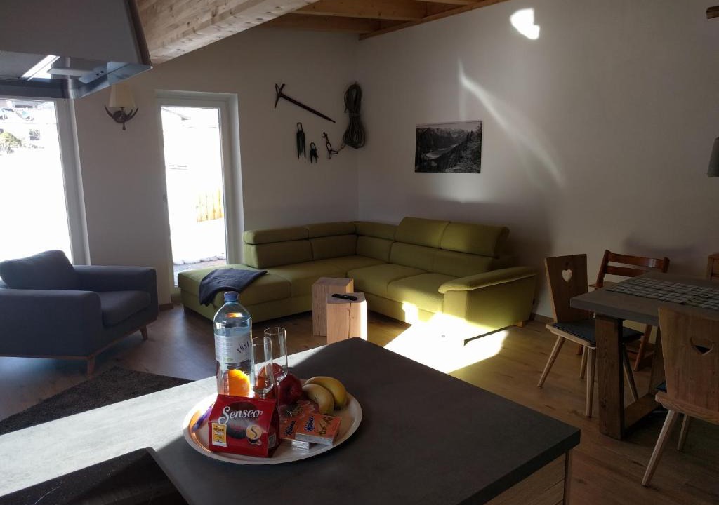 Eben am Achensee Apartment | Traumhafter Seeblick: Ferienwohnung "Am Atoll"