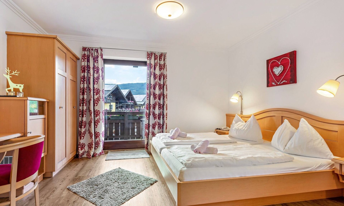 Radstadt Apartment | Triple Room with Mountain View, Shared Pool and Wi-Fi