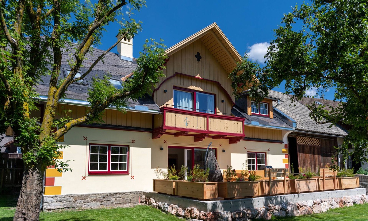 Mauterndorf House | Vacation home with three apartments - 3km to the ski lift and 150 m to the swimming pool