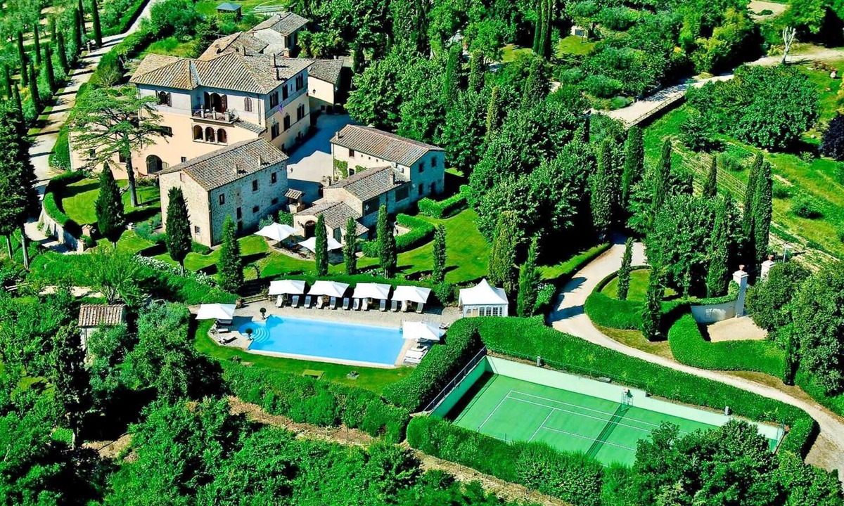 Collalto Villa | VILLA ALTAMIRA - Eighteen Bedroom Villa, Sleeps 36