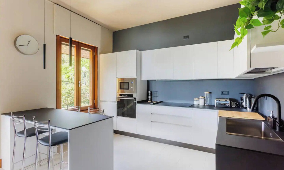 Como Villa | Villa Como-breathtaking vistas of the lake and mountains!