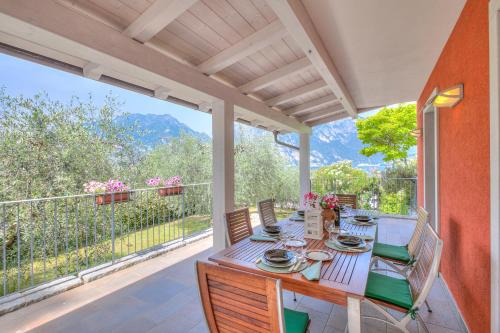 Torbole sul Garda Villa | Villa Il Paradiso Di Gabri: Lake-View Villa with Garden - Happy Rentals