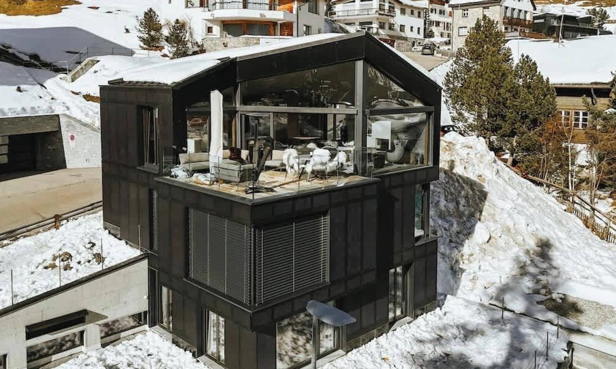 St. Moritz Villa | (Villa Volt) 4 Suites Pool Spa Gym