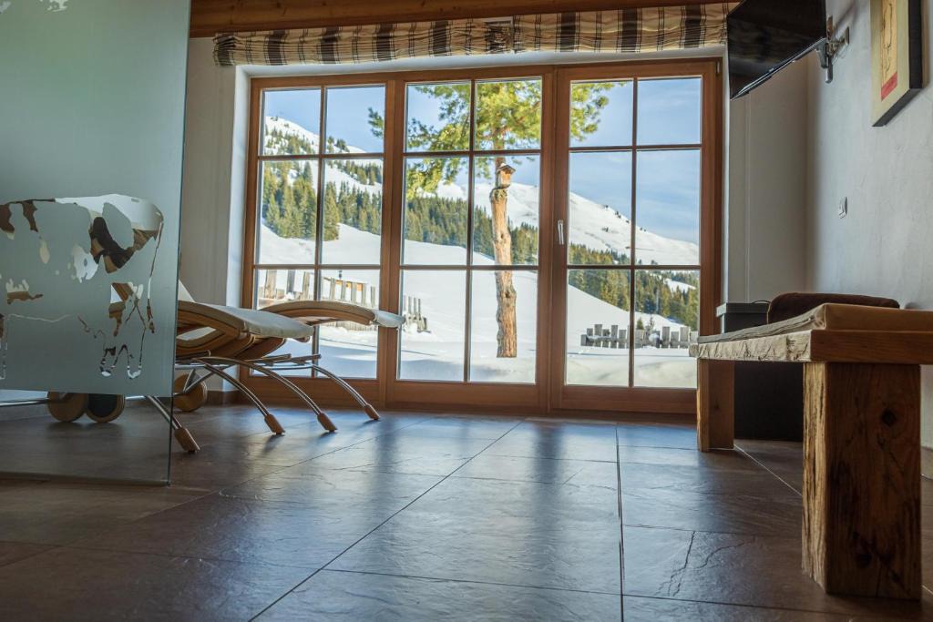 Saalbach-Hinterglemm Ski Chalet | Wallegg Lodge - Alpine Premium Chalet - Ski In-Ski Out - Real Alpine Location Saalbach