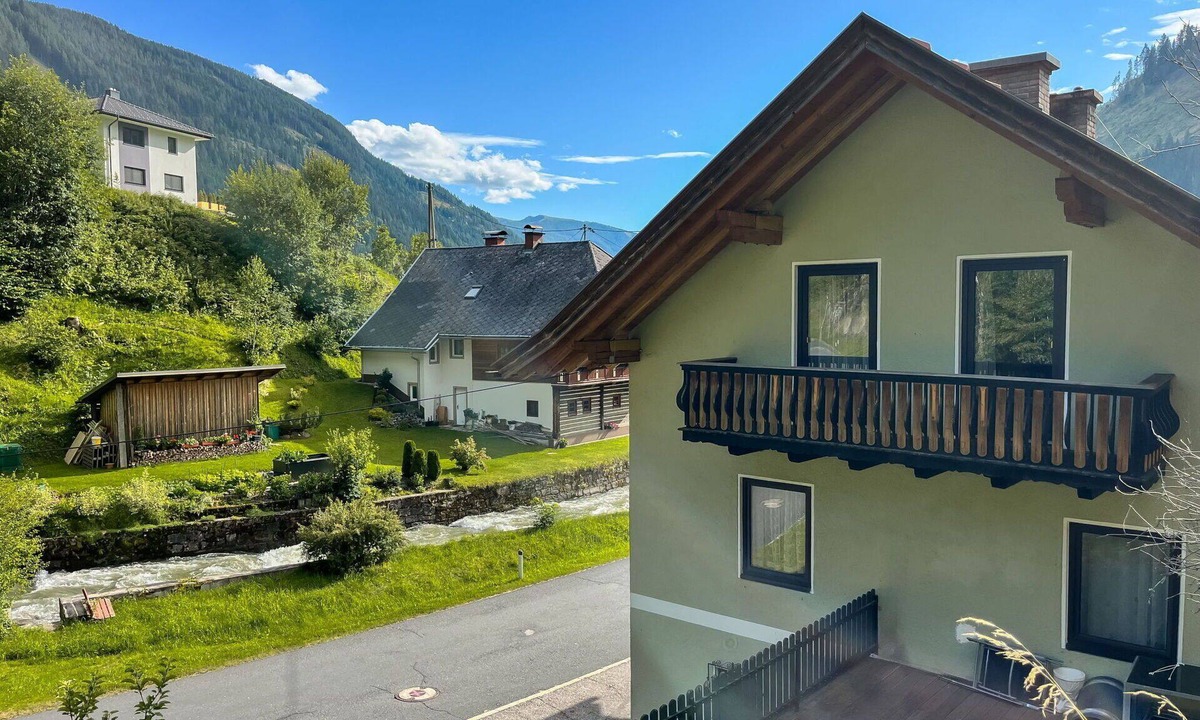 Ebene Reichenau House | Wonderful private villa for 12 people with WIFI, TV, balcony and pets allowed