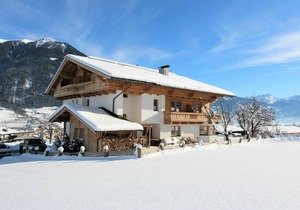 80 m² Villa ∙ 2 bedrooms ∙ 6 guests in Fügen