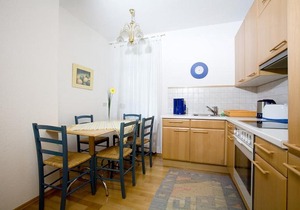 Bright Holiday Apartment “Ferienwohnung Bregenz 8 Top 1” in Central Location Close to Lake Constance with Wi-Fi, Terrace & Garden