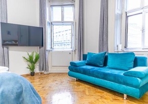 Comfy 2BR Apt for Up To 6P, Near Wiener Stadthalle