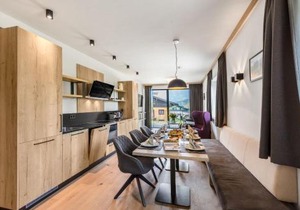Emma Deluxe Aparthotel, Aircondition, ganzjährig beheizter Außenpool & Skibus direkt vor der Tür