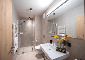 Emma Deluxe Aparthotel, Aircondition, ganzjährig beheizter Außenpool & Skibus direkt vor der Tür
