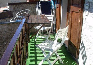 Flat Laura with lake view and garden in Brenzone