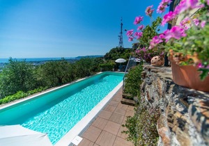flat 'Settimo cielo6' with swimming pool in Massa