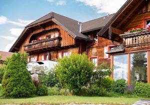 Hotel ∙ Double room, shower, toilet, balcony in Mariapfarr