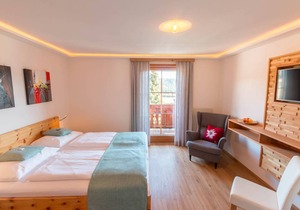 Hotel ∙ Double room, shower, toilet, balcony in Mariapfarr