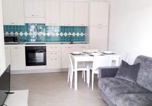 Provided one-bedroom ground floor apartment a stone's throw from the sea, in a lively and serviced area in Trinità d´Agultu e Vignola