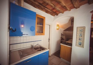 Seventh Heaven' flat with shared pool in Massa
