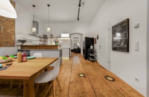 Schottenfeld Apartment | 1 BR Apartment in Neubau, 8 min city center, AC
