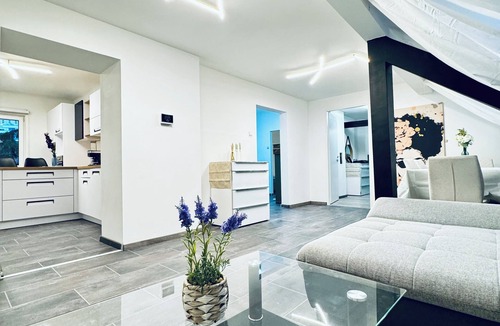 Klosterneuburg Apartment | 2BR 1LR Apartment for 5 Peaceful Stay
