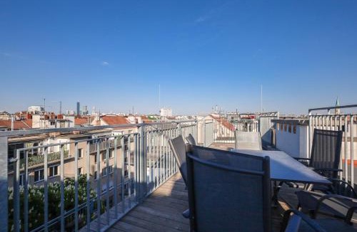 Leopoldstadt Apartment | 3 BDR - Sky Rooftop Glow, Best View over Vienna