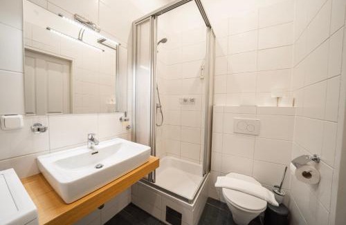 Margareten Apartment | 3 king-size beds, 15 min from Vienna Hauptbahnhof, ground floor