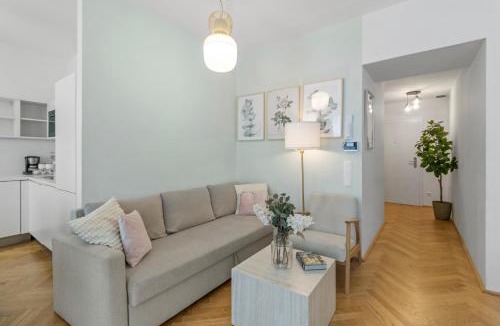 Favoriten Apartment | 3 Min to metro - 2BR - Fast access to Stephansdom