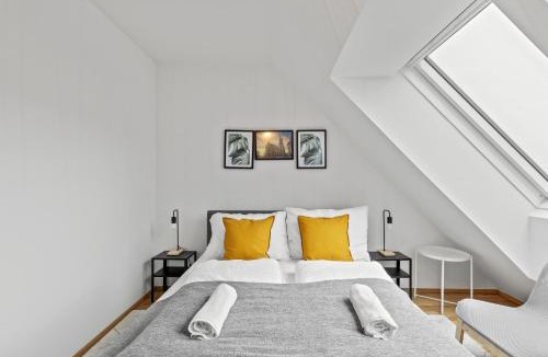 Grinzing Apartment | 3BR Apt I Terrace I Near Hospital