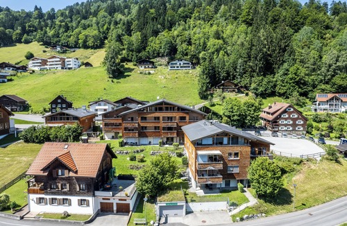 Buerserberg Apartment | 6-person apartment in the holiday park Landal Chalet Matin