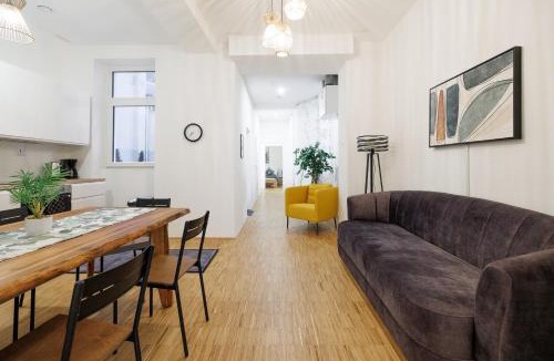 Hundsturm Apartment | 86 sqm with private courtyard - 3 Bedrooms