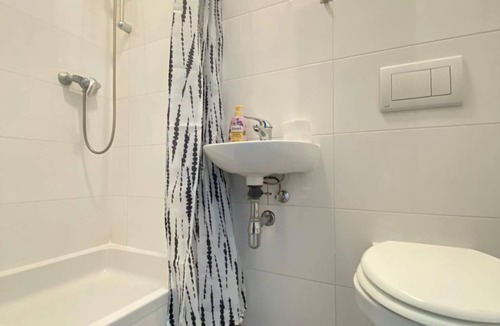 Matzleinsdorf House | Affordable 1BR Apartment. Prime Location In Vienna