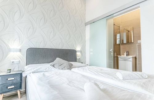 Mariahilf Hotel | Affordable Hotel room for 2