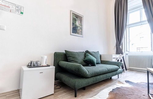 Mariahilf Apartment | Affordable Hotel Room with City view | Mariahilfer