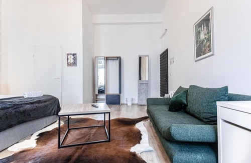 Mariahilf Apartment | Affordable Hotel Room with City view | Mariahilfer