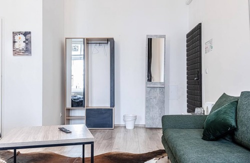 Mariahilf Apartment | Affordable Hotel Room with City view | Mariahilfer