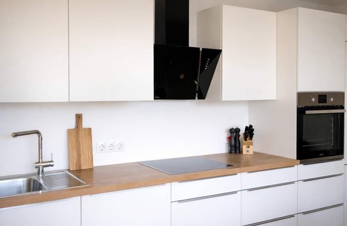 Kramsach Apartment | ALPENGONDEL Suite – Balcony & Mountain View