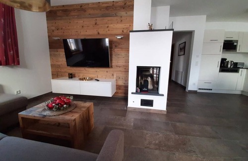 Hollersbach im Pinzgau Apartment | Alpin Residenz Panoramabahn Top 12 - Luxury Vacation Apartment with Sauna for Up to 8 People
