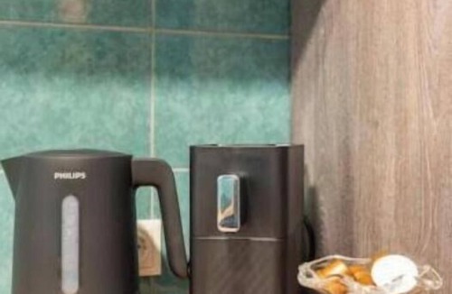 Rudolfsheim-Funfhaus Apartment | Anthrazit Oasis Near Center & Shopping Street – Spacious 3-Room Apartmentnn