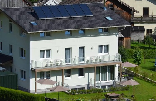 Russbach am Pass Gschuett Apartment | Apartment 8 persons Ground floor - Apartment house Van der Leij