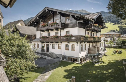 Hollersbach im Pinzgau House | Apartment "Graukogel" & "Tauernkogel" - Scharrerhof, baby and children's farm