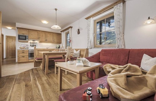Hollersbach im Pinzgau House | Apartment "Abretterkopf" & "red pillar" - Scharrerhof, baby and children's farm