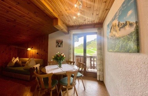 Gries Apartment | Apartment '4' with Mountain View