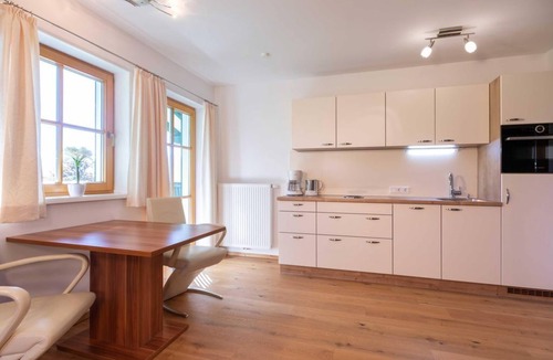 Schildlehen Apartment | Apartment/apartment, shower, toilet, balcony - Pension Stoffenbauer