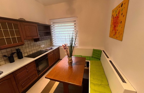 Baden Apartment | Apartment Badenblick - Almschlössl
