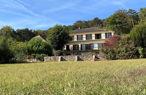 Baden Apartment | Apartment Badenblick - Almschlössl