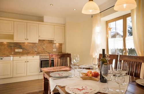Zillertal Apartment | Apartment Das Krumerhaus – "Der Gerlosstein" with Mountain and Village Square Views, Balcony